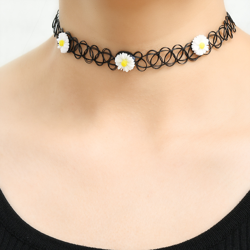 日本原宿双边鱼线编织项链 复古仿纹身七彩小雏菊锁骨链厂家直供 详情图2