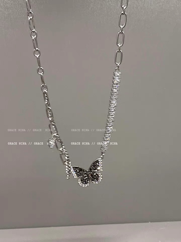 Black zircon butterfly pendant necklace for women's Summer 2022, a versatile collarbone chain, a light luxury and niche patchwork accessory with grapefruit ears details Picture