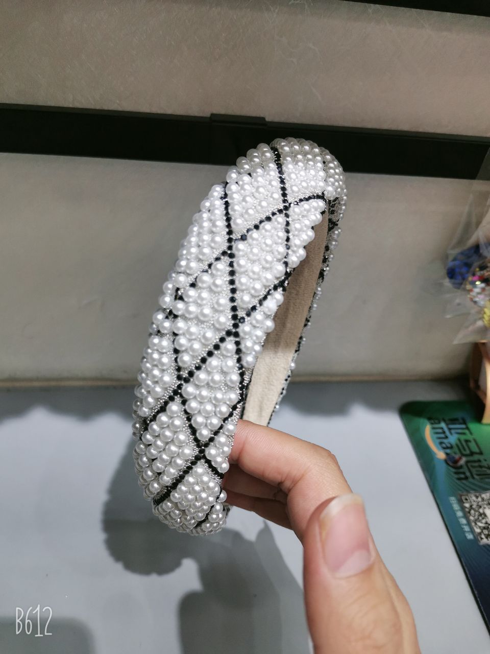 The 2022 new style of the fairy pearl headband for Japanese and Korean wedding outfits, wide-press hair wedding dress and hair accessories 4 detail image 3