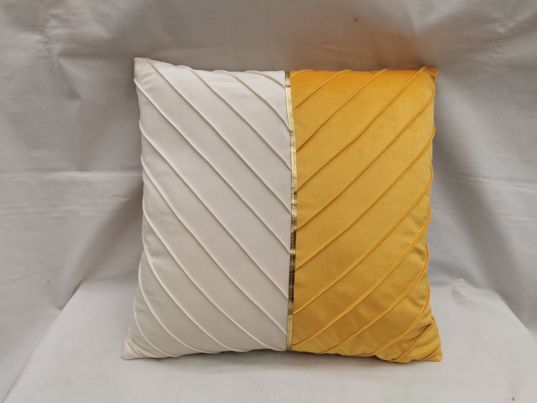 Creative Splicing Throw Pillow Pillow Cover Cushion Watch Movie Sofa Throw Pillow Car Back Specification drawing