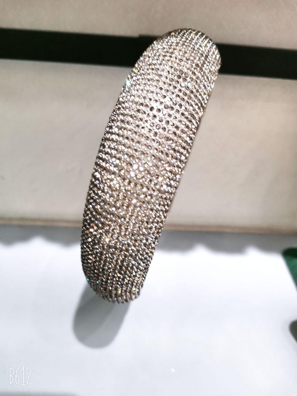 The water diamond hairband, a high-end look, is a new 2022 ultra-shiny high-top hairband for autumn and winter details Picture