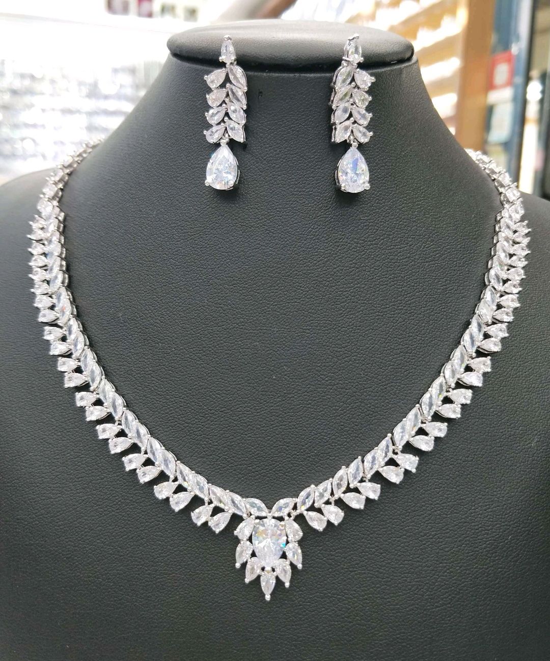 Golden Dream Beauty Luxurious, Trendy and Fashionable European and American Full Zircon Set Chain TL-10 Specification image