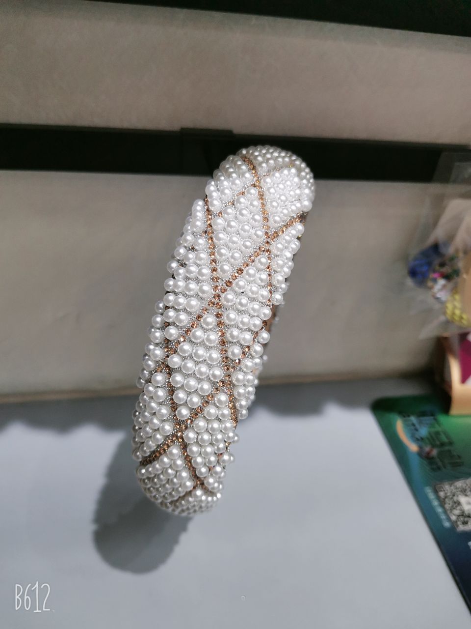 The 2022 new style of the fairy pearl headband for Japanese and Korean wedding outfits, wide-press hair wedding dress and hair accessories 4 Application Scenario