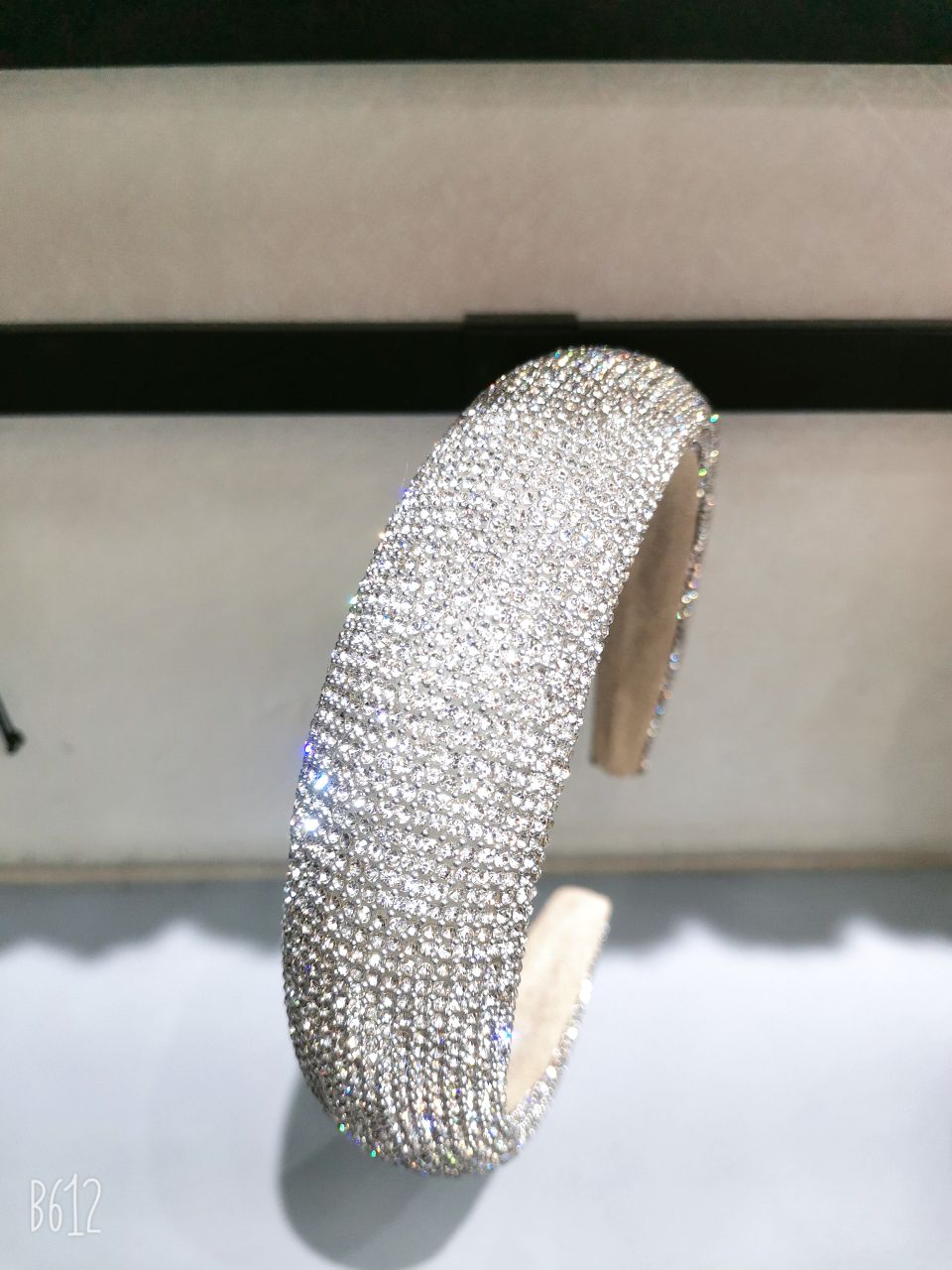 The water diamond hairband, a high-end look, is a new 2022 ultra-shiny high-top hairband for autumn and winter Item Picture