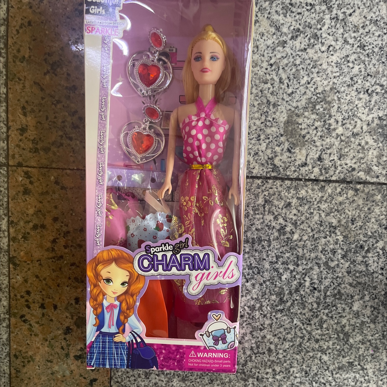 The doll set comes with accessories. 11.5-inch doll with earrings accessory box I product. Take a look when you have time. Welcome everyone to purchase.