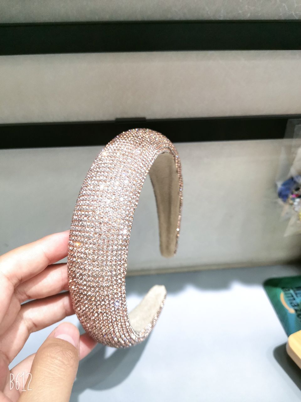 The water diamond hairband, a high-end look, is a new 2022 ultra-shiny high-top hairband for autumn and winter Specification image