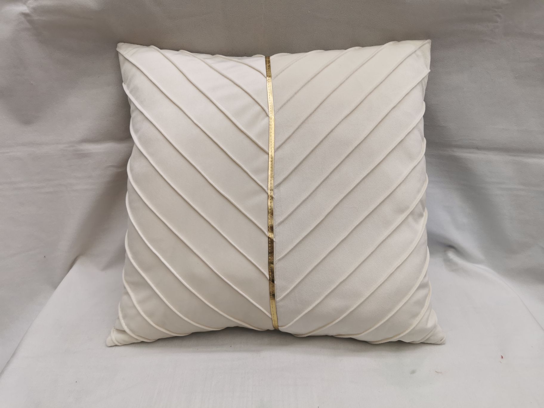 Creative Splicing Throw Pillow Pillow Cover Cushion Watch Movie Sofa Throw Pillow Car Back Application Scenario