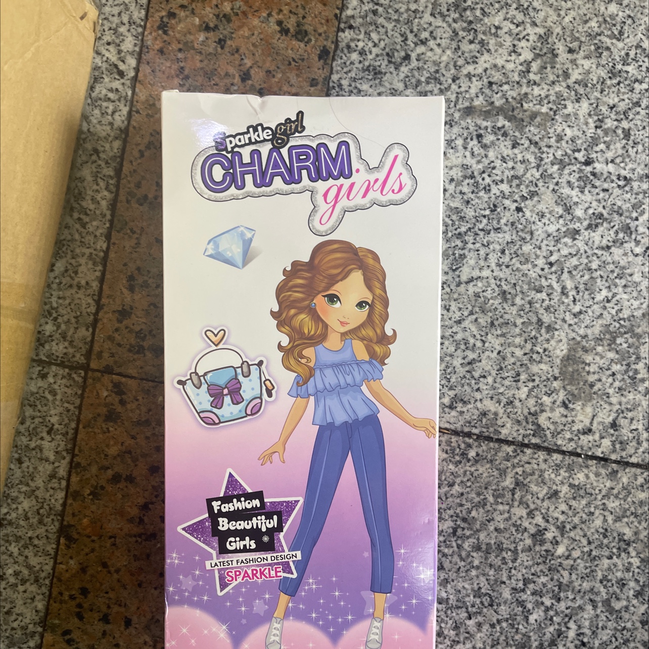 The doll set comes with accessories. 11.5-inch doll with earrings accessory box I product. Take a look when you have time. Welcome everyone to purchase. details Picture