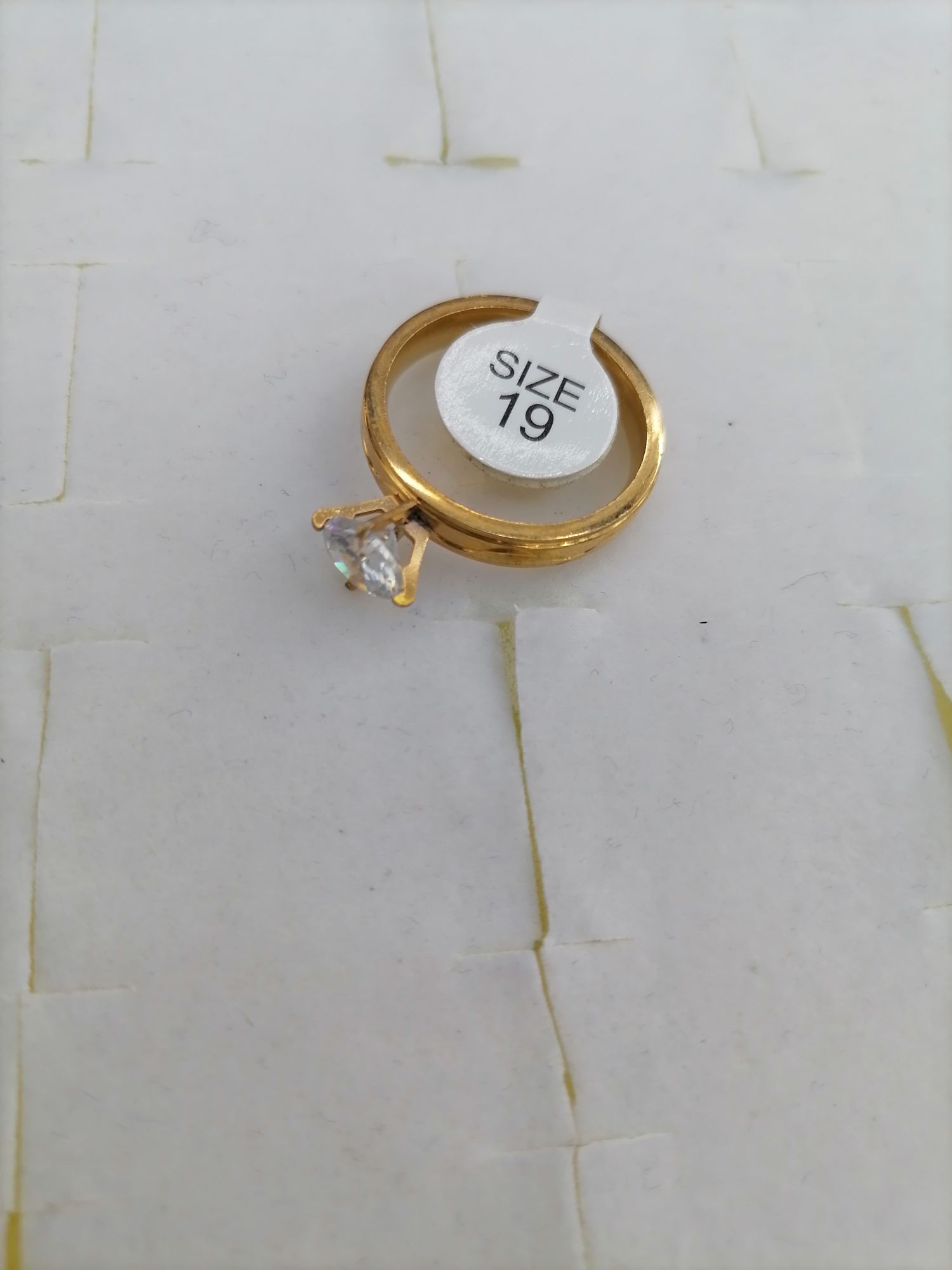 Titanium steel gold patterned diamond ring, Red Star Jewelry 004-020 Specification image