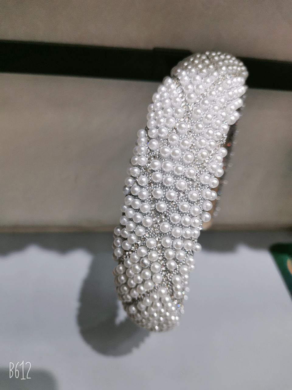 The 2022 new style of the fairy pearl headband for Japanese and Korean wedding outfits, wide-press hair wedding dress and hair accessories 4 Item Picture