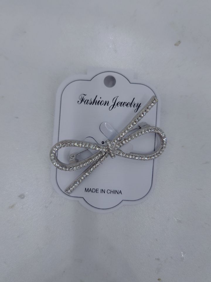 Brooch 52 full figure