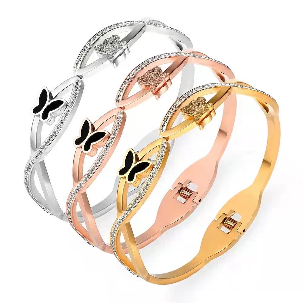 LKSTYLE non-fading titanium steel bracelet, ins cold style, high-end, niche design, exquisite internet-famous style Application Scenario