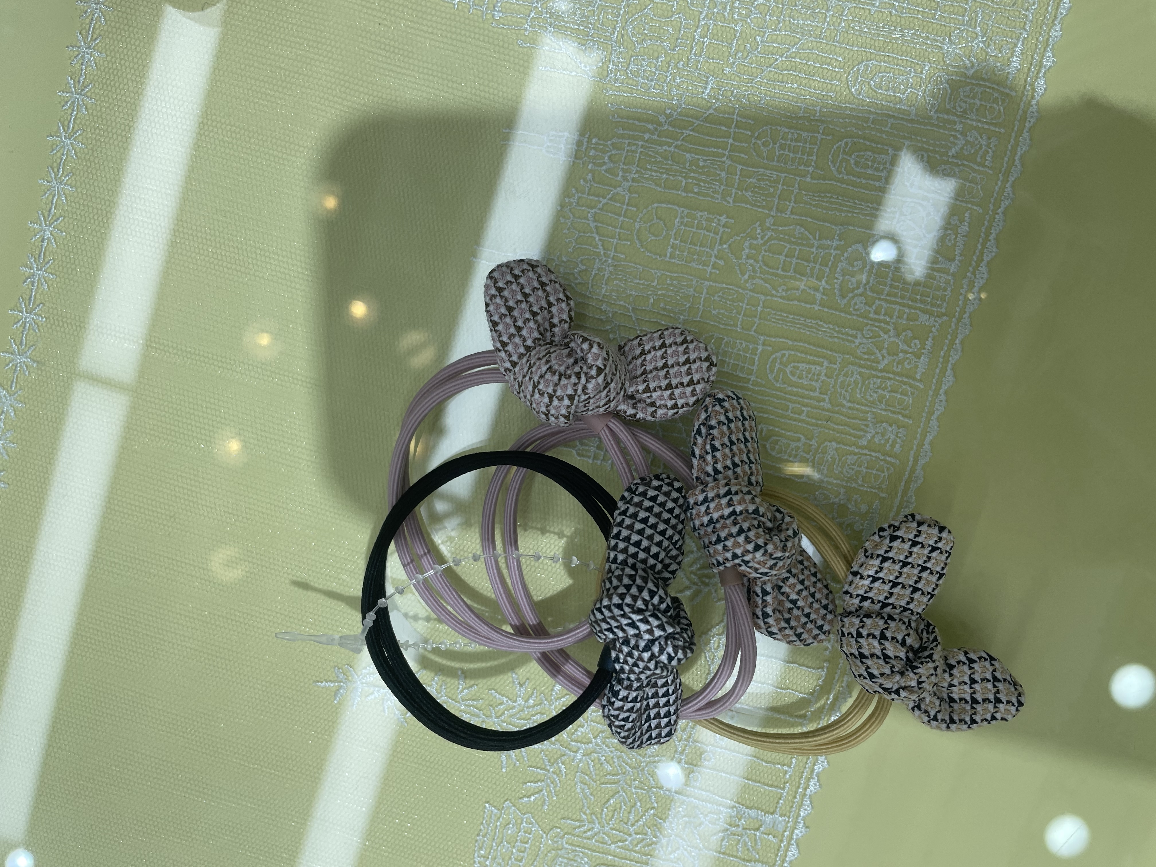 Fashion Korean Trend: ab3988. Exquisite fabric fashionable rubber band! Exquisite and elegant series mixed color 100 per box, with exquisite packaging!