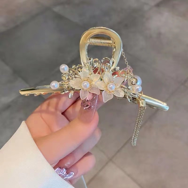 3723合金水晶爪20226年网红热销年度爆款细节图