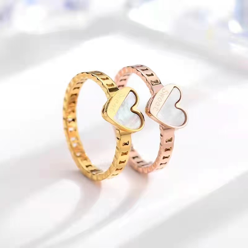 A trendy, simple and individualistic titanium steel full diamond ring for women on Instagram, with a cold style and a niche design. It's a trendy food