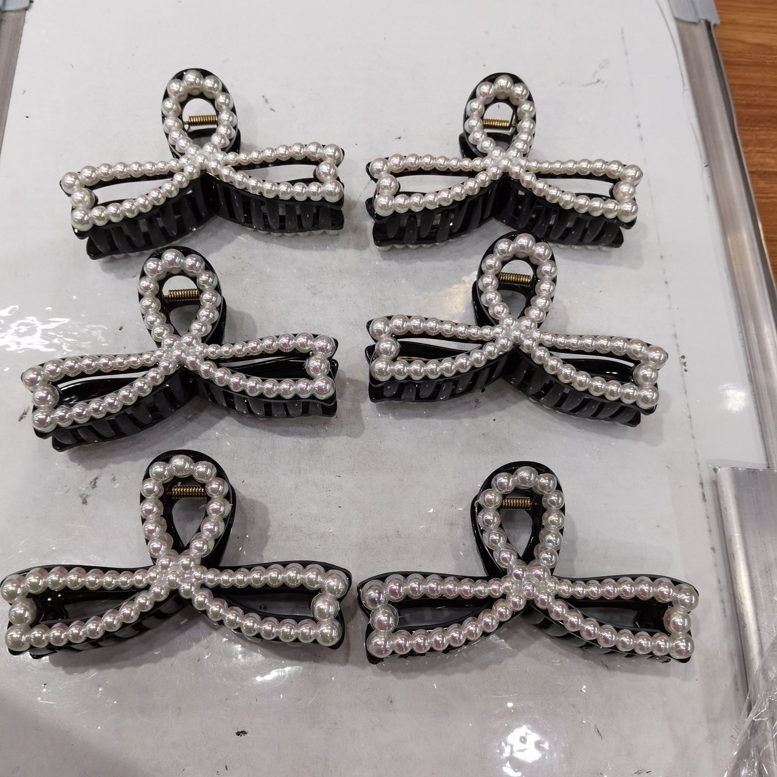 13 cm popular and trendy Korean style fashion classic Korean style fashion imitation alloy pearl large claw Champagne Mermaid pearl Korean popular hair clip Item Picture