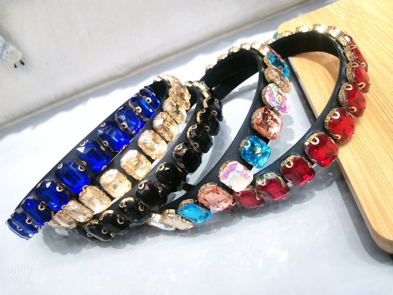 Korean-style super shiny hairband, Baroque luxury rhinestone headband, versatile and elegant high head top, niche design hairpin and hair accessory