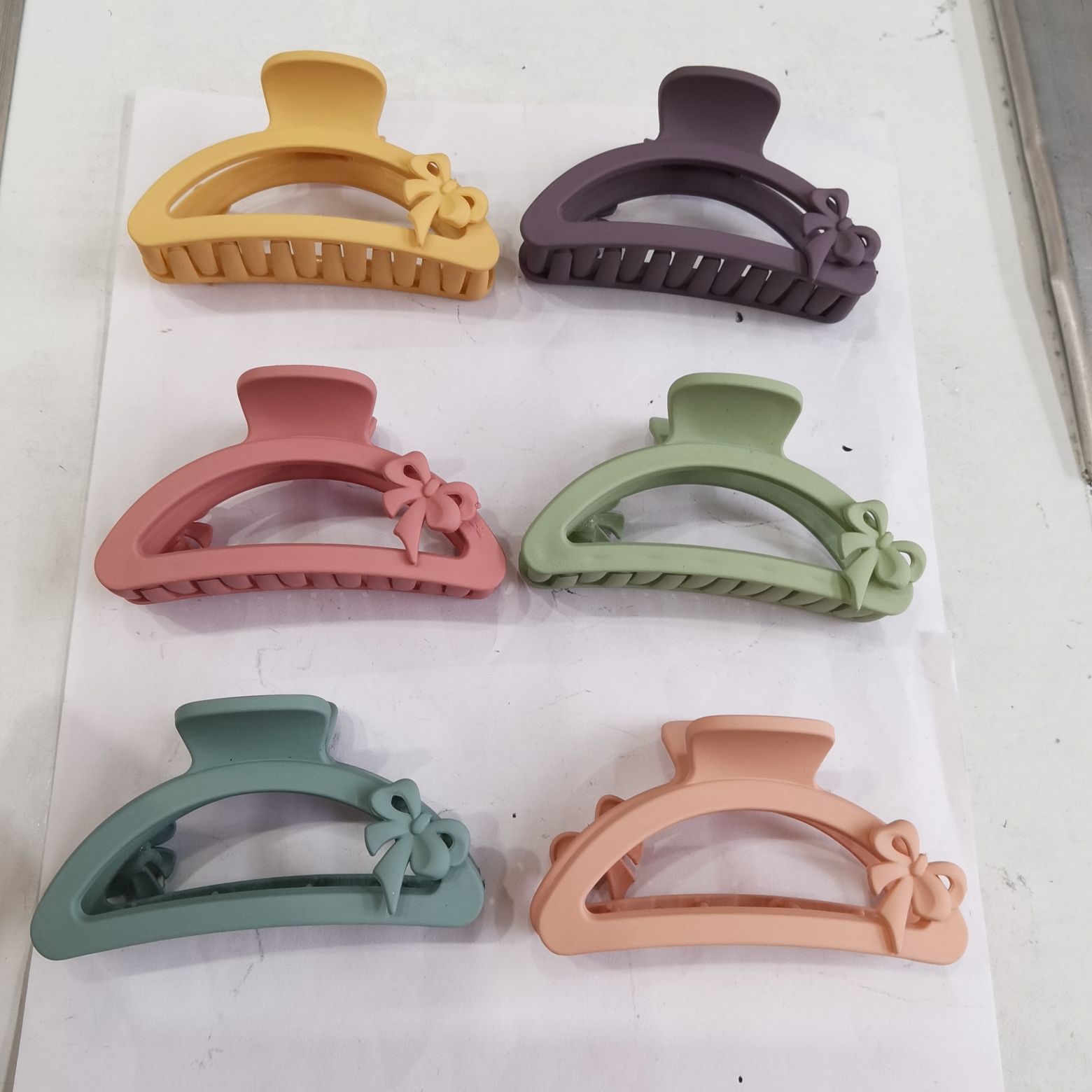 Haishen Accessories, a popular and trendy Korean-style classic rubber and bow tie accessory, milk Coffee series Shark clip