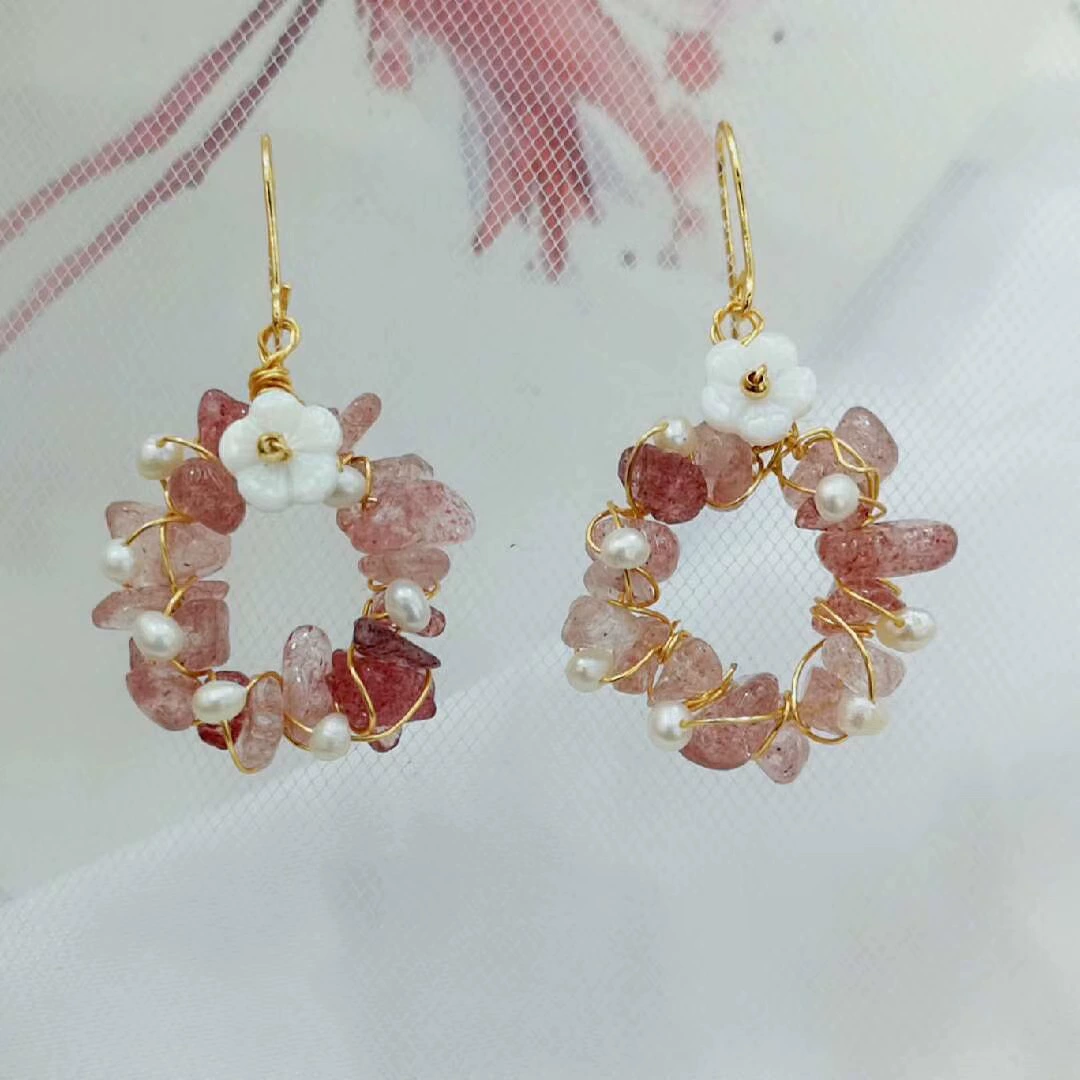 Korean version natural freshwater precious two-color pearl crushed stone strawberry crystal earrings, versatile 14k gold pearl hand-wound earrings