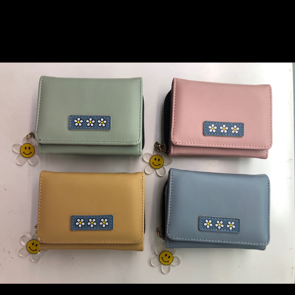 Sunflower 30% off small wallet detail image 1