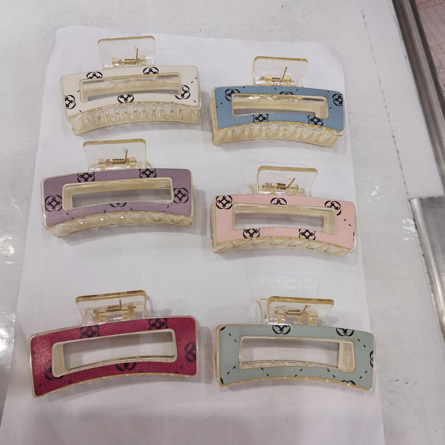 Haishen Accessories, a popular and trendy Korean-style fashion classic for women, transparent champagne patch fabric, camellia fabric, claw clip, shark clip Specification image