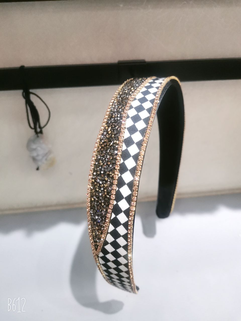 New thousand-bird checkered light luxury woolen patchwork headband, twisted braided, brown and brown wide headband for women Specification image
