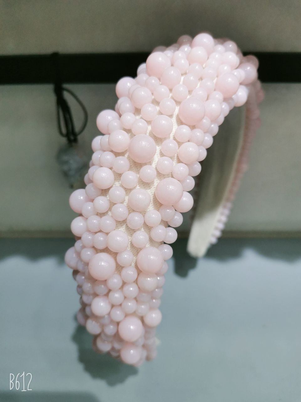New fashionable headwear, retro-style pearl headband, simple Korean-style updo, follow-up makeup, wedding dress and evening gown accessories detail image 3