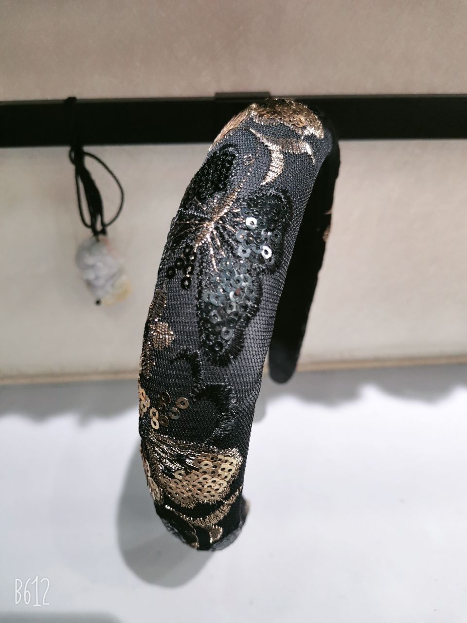 The raised top of the head, thickened sponge hairband, sequined flower butterfly headband, European and American hair accessories, Hong Kong style, trendy and fashionable detail image 3