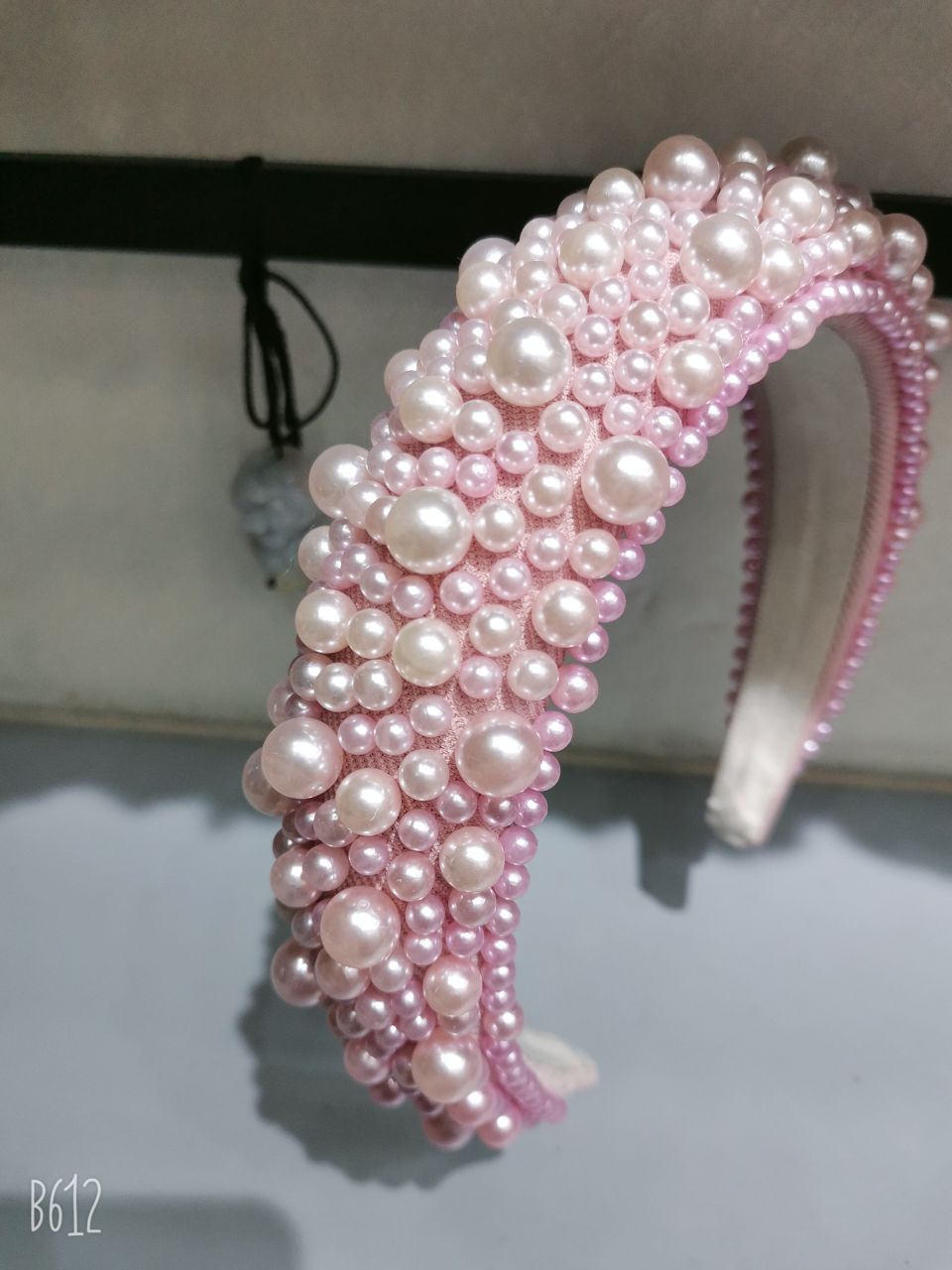 New fashionable headwear, retro-style pearl headband, simple Korean-style updo, follow-up makeup, wedding dress and evening gown accessories Specification image