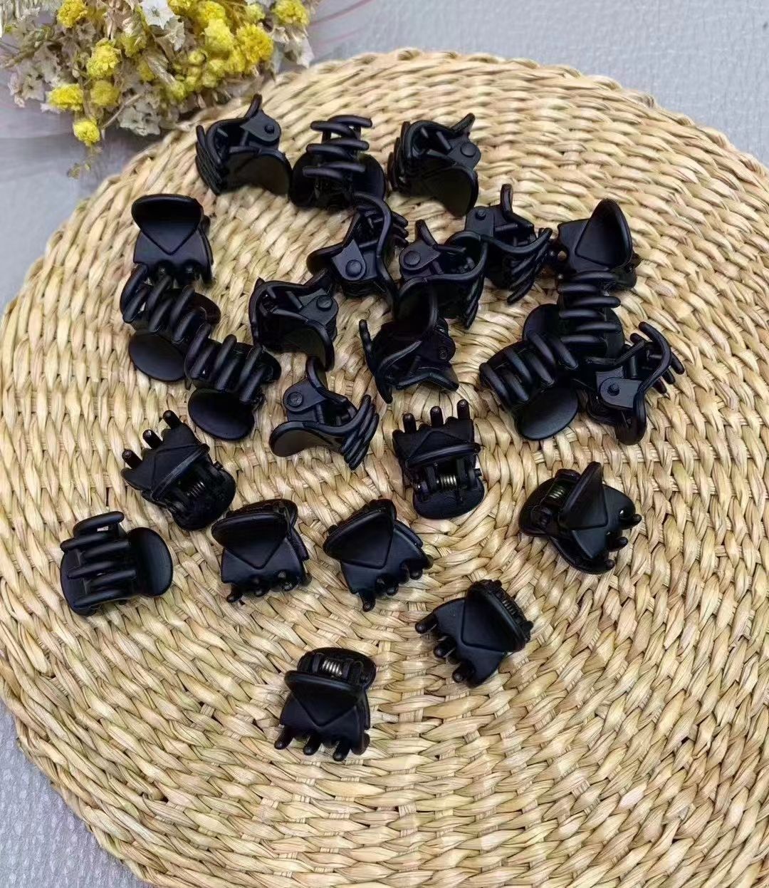Haishen Accessories, a popular and trendy Korean-style fashion classic, 1-centimeter small claw, heart-shaped little three grab top clip, bangs clip, a best-selling item details Picture