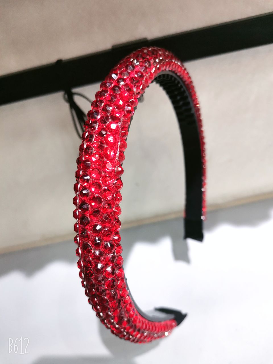 European and American water diamond headbands, internet-famous style sponge face-washing headbands, fashionable Korean version retro diamond-encrusted wide-edge crystal headwear Specification image