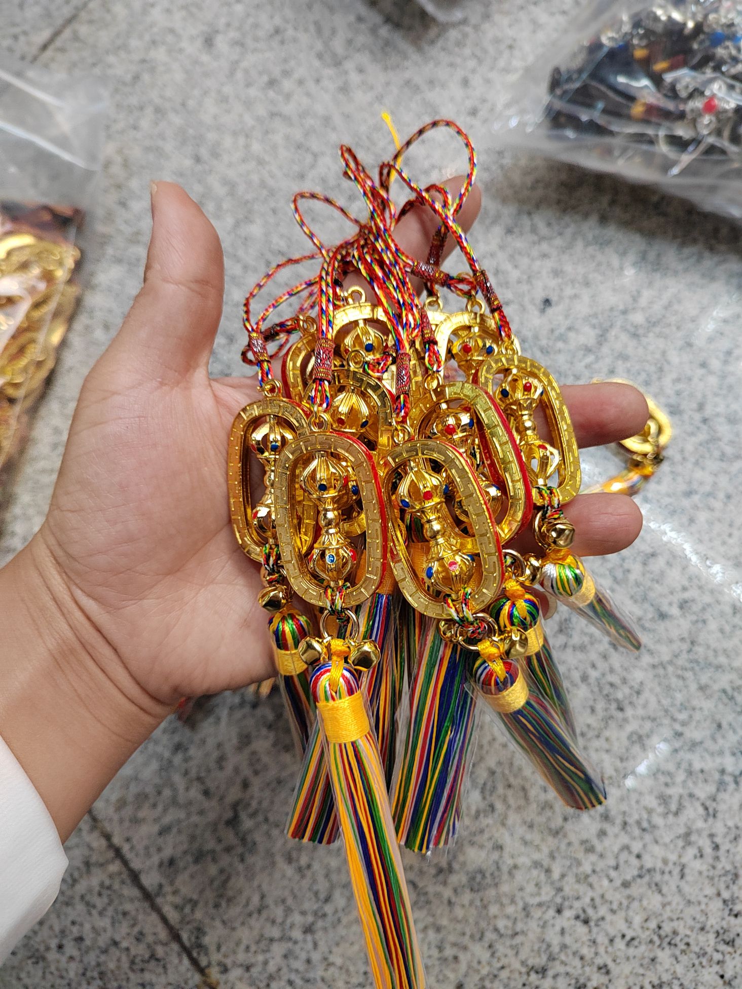 Vajra car pendant, Five-color rope Interior Hanging Ornament, men's and women's bells, Tibetan-style car rearview mirror hanging accessory, Donglaibao 11-1 Shunli Accessories Store details Picture
