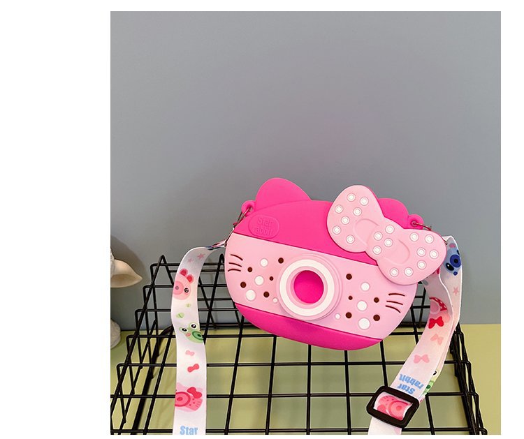 儿童休闲双肩包实物图