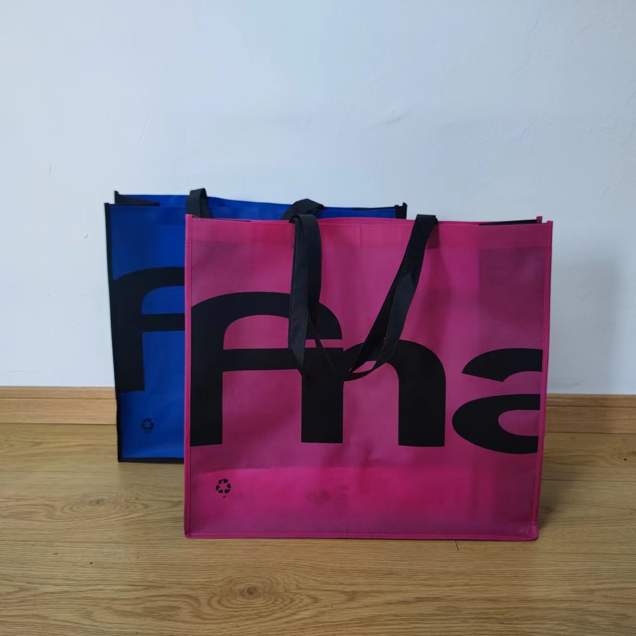 Non-Woven Environment-Friendly Back And Shoulder Printed Handbag full figure