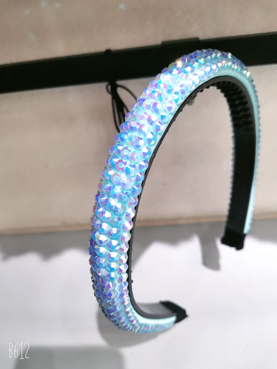 European and American water diamond headbands, internet-famous style sponge face-washing headbands, fashionable Korean version retro diamond-encrusted wide-edge crystal headwear pic 2