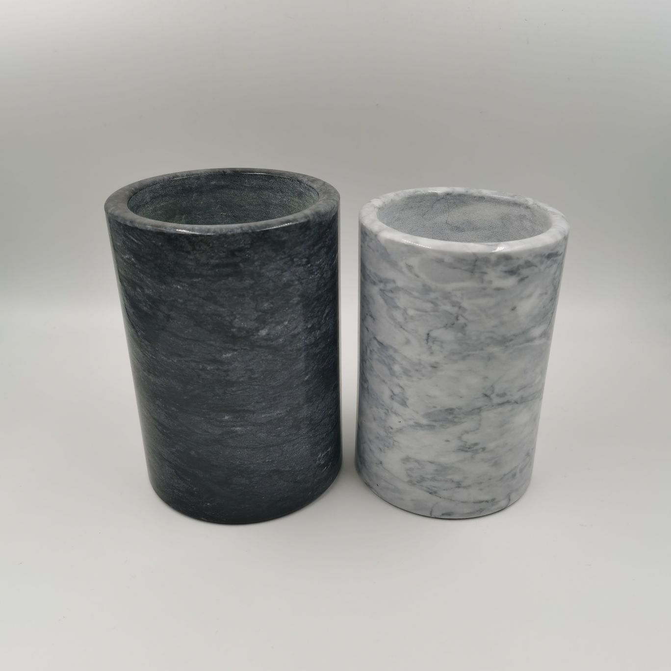 Western-style wine cask, red wine bottle, natural marble chilled beer details Picture
