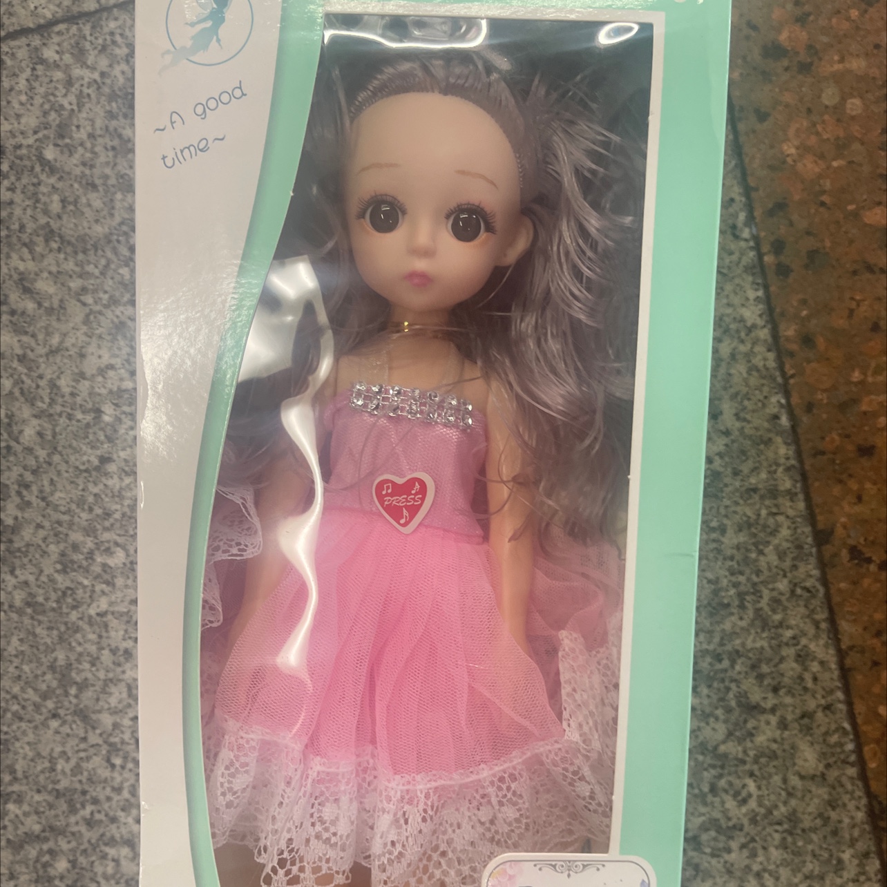 New doll set with accessories. The dolls are hollow and the hair is randomly selected. Doll mix style, hollow doll. There is random music. Welcome both new and old customers to make your purchase details Picture