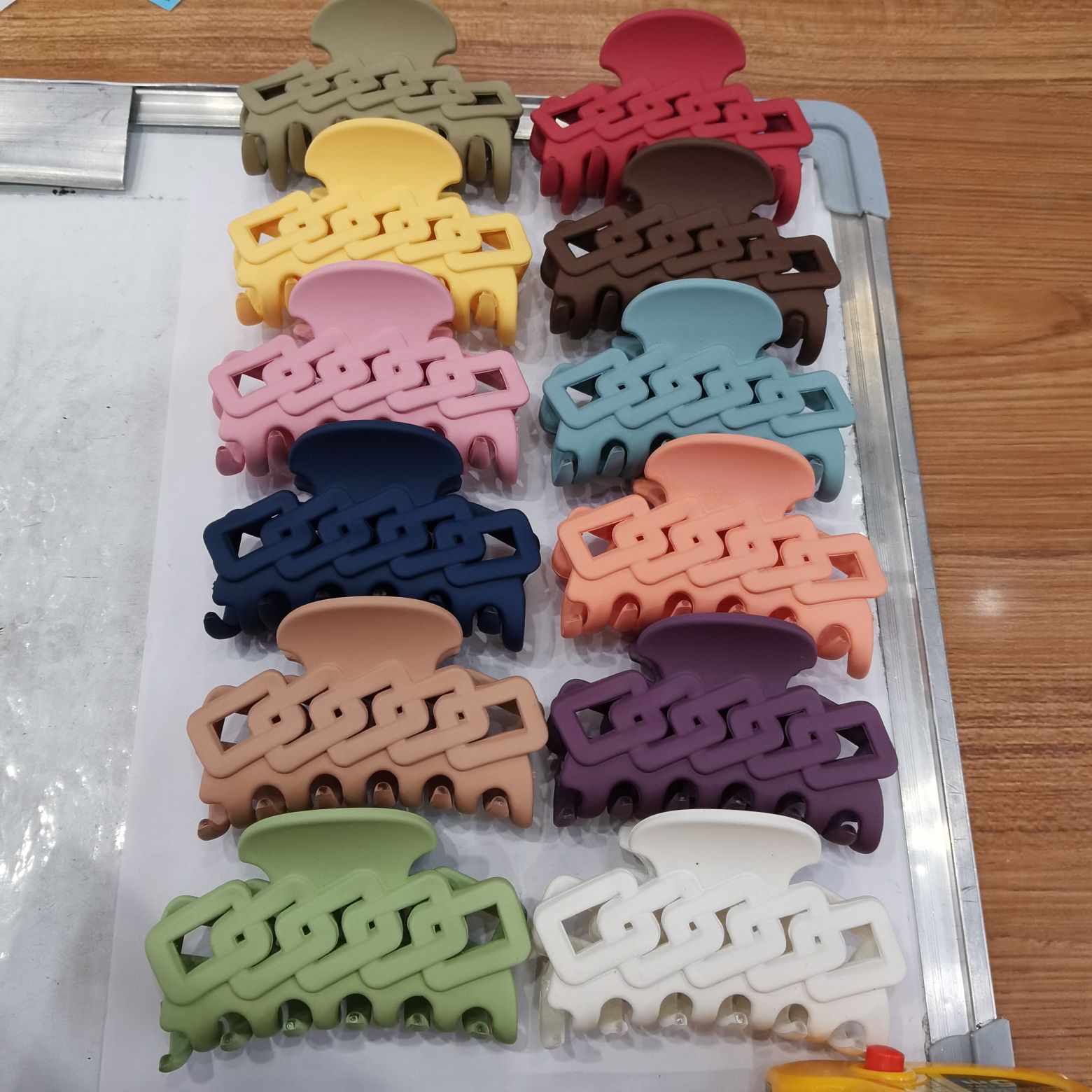 Haishen Accessories, a popular and trendy Korean-style fashion classic, trendy ladies' candy, rubber, matte, colorful rubber classic scratch-off