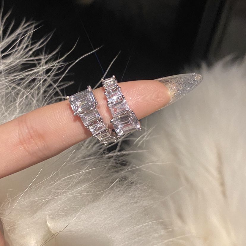 欣艾恋–0015方锆石交错戒指时尚潮流个性金银双色高级感女戒