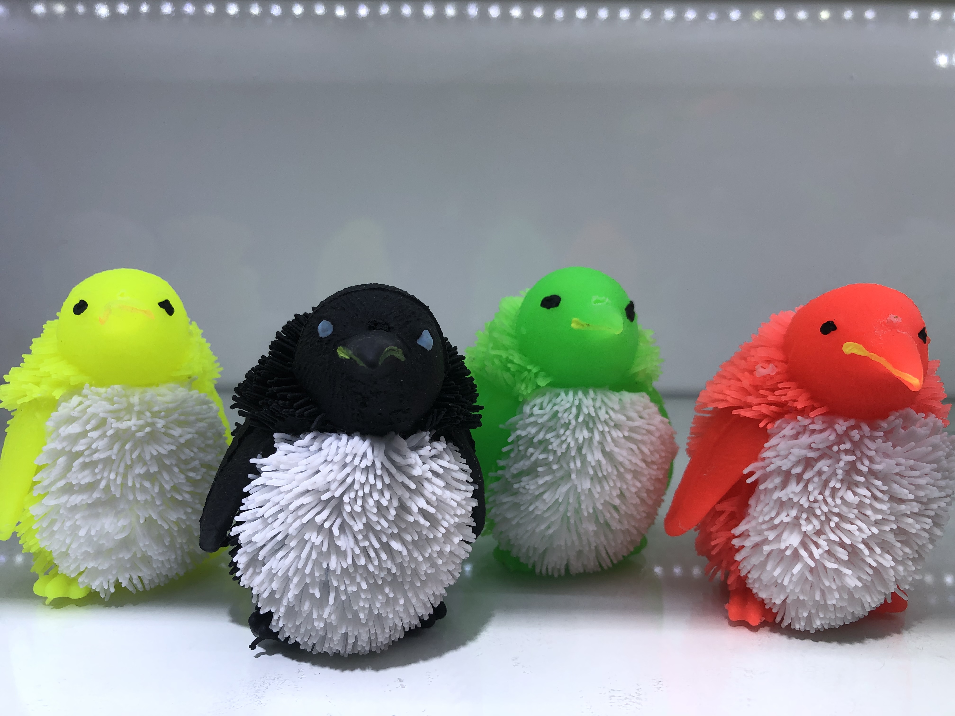 厂家直销 企鹅毛毛球 TPR玩具 带灯企鹅 儿童玩具