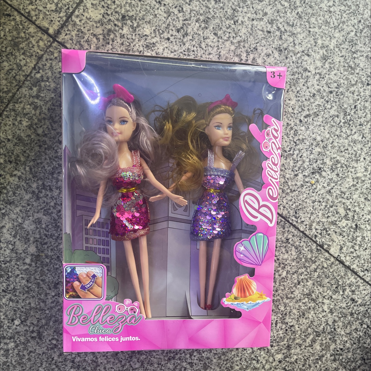 New doll set with accessories. The dolls are solid and the hair is randomly selected. Welcome both new and old customers.