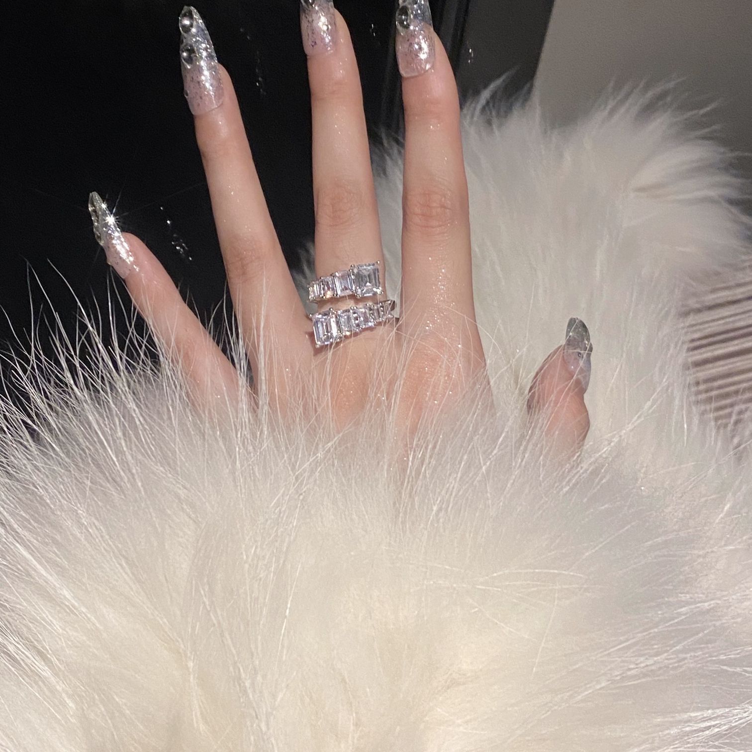 欣艾恋–0015方锆石交错戒指时尚潮流个性金银双色高级感女戒详情图3