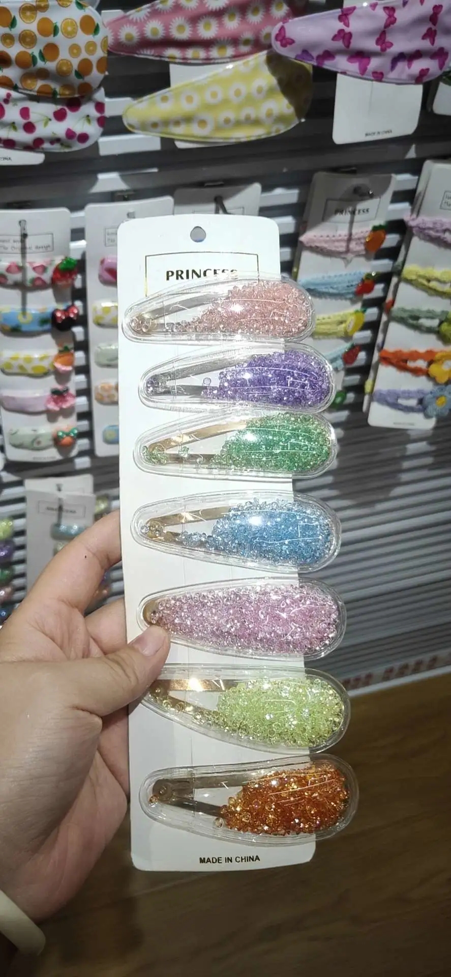 The 2022 new style of hair clips, including women's side clips, candy-colored bangs clips, crushed hair clips, and bb clips at the back of the head details Picture