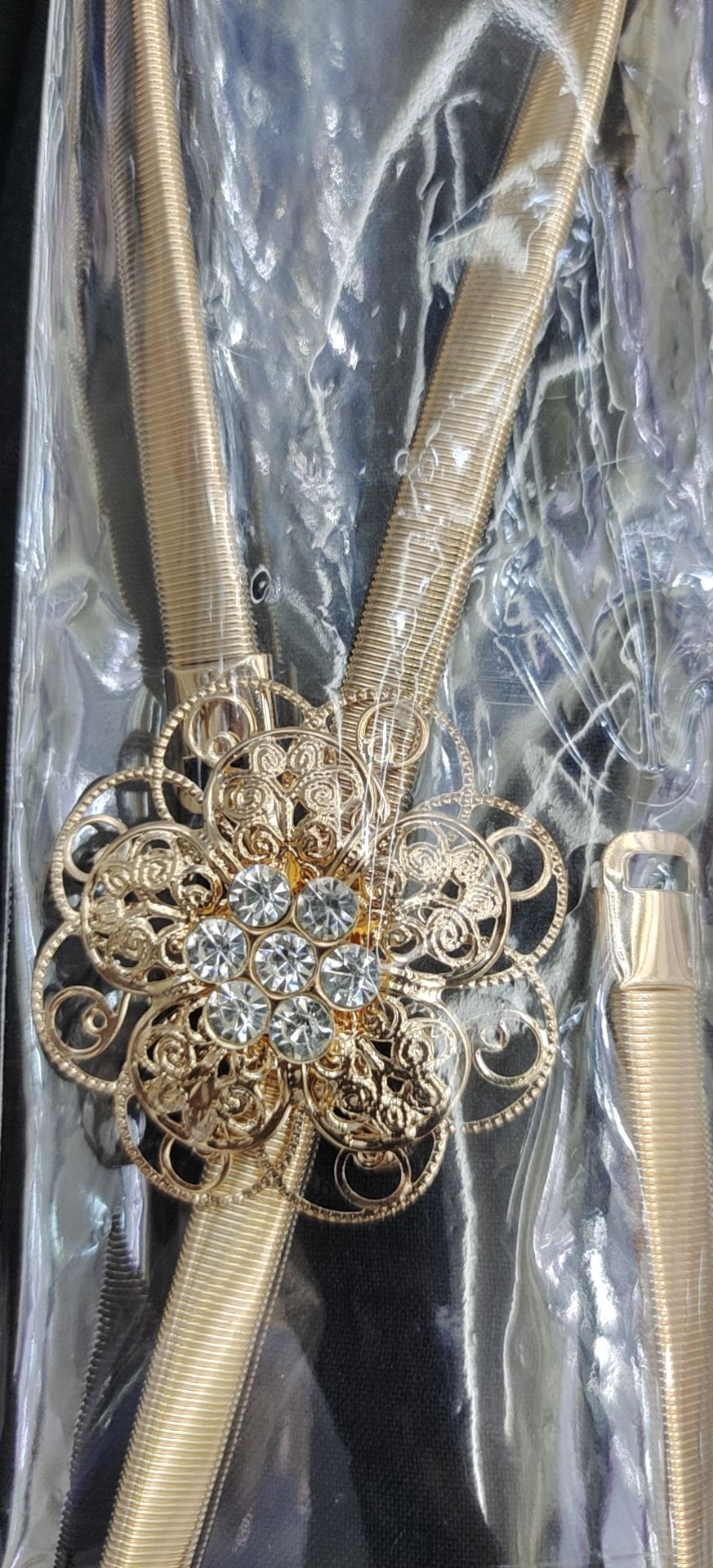 y280 golden metal rhinestone pearl leaf buckle spring elastic band paired with thin waist chain belt for pants, trendy for women 3 Application Scenario