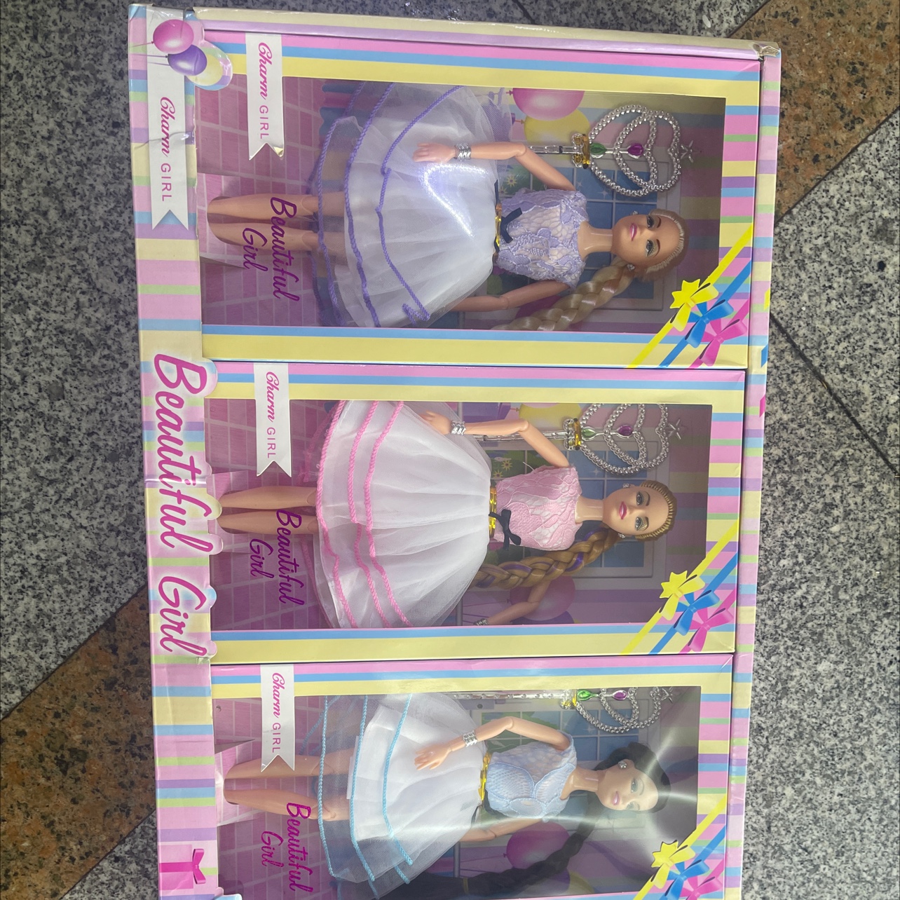 Hello. 2022 new style doll set with accessories. The dolls are solid and the hair is random. Doll mix style, random. Welcome both new and old customers to make your purchase
