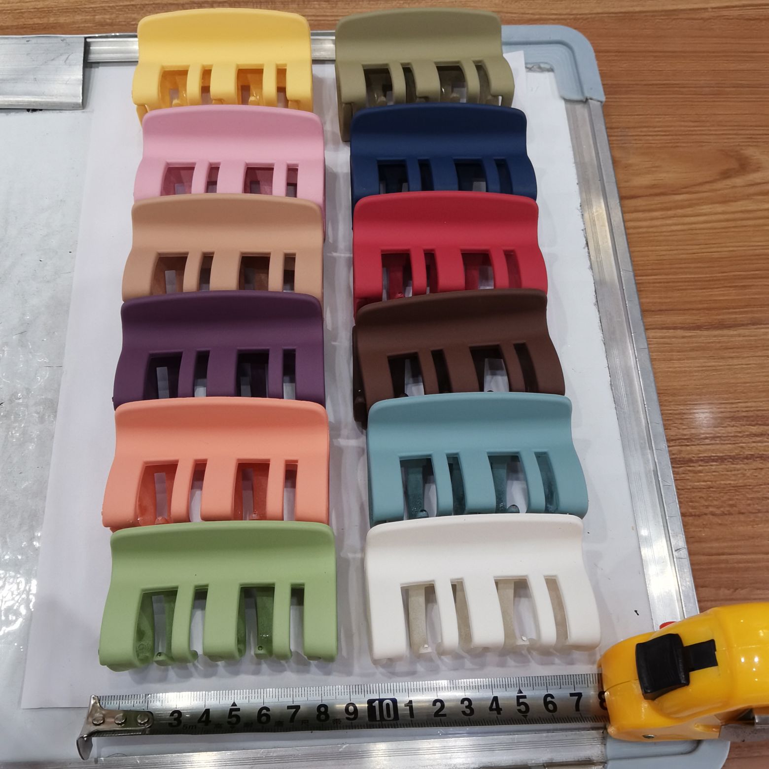 Haishen Accessories, a popular and trendy Korean-style fashion classic, trendy ladies' candy, rubber, matte, colorful rubber classic scratch-off Application Scenario