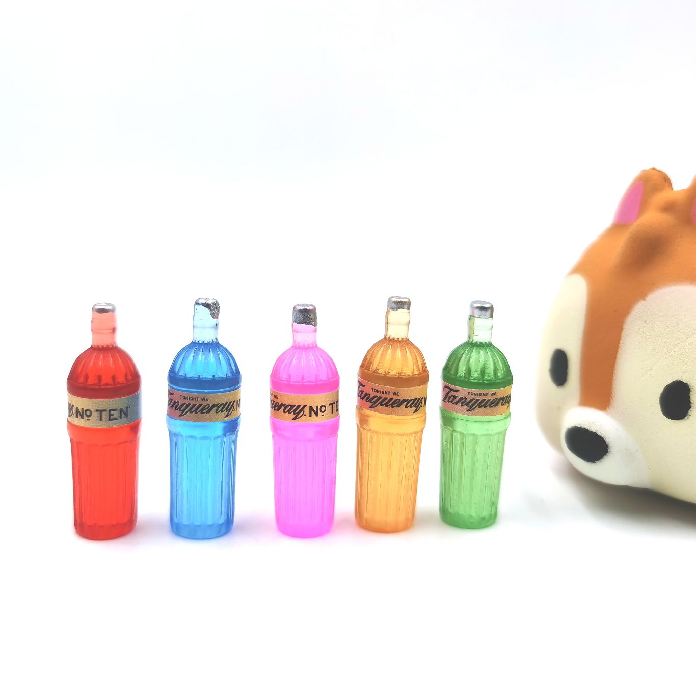 Resin accessories, mobile phones, refrigerators, patch materials, DIY handcrafted small bottles, wine bottles, simulation toys, accessories, beverage bottles, food and play ornaments, mixed packaging, clear packaging wholesale, 10# wine, 500 pieces per pack Application Scenario