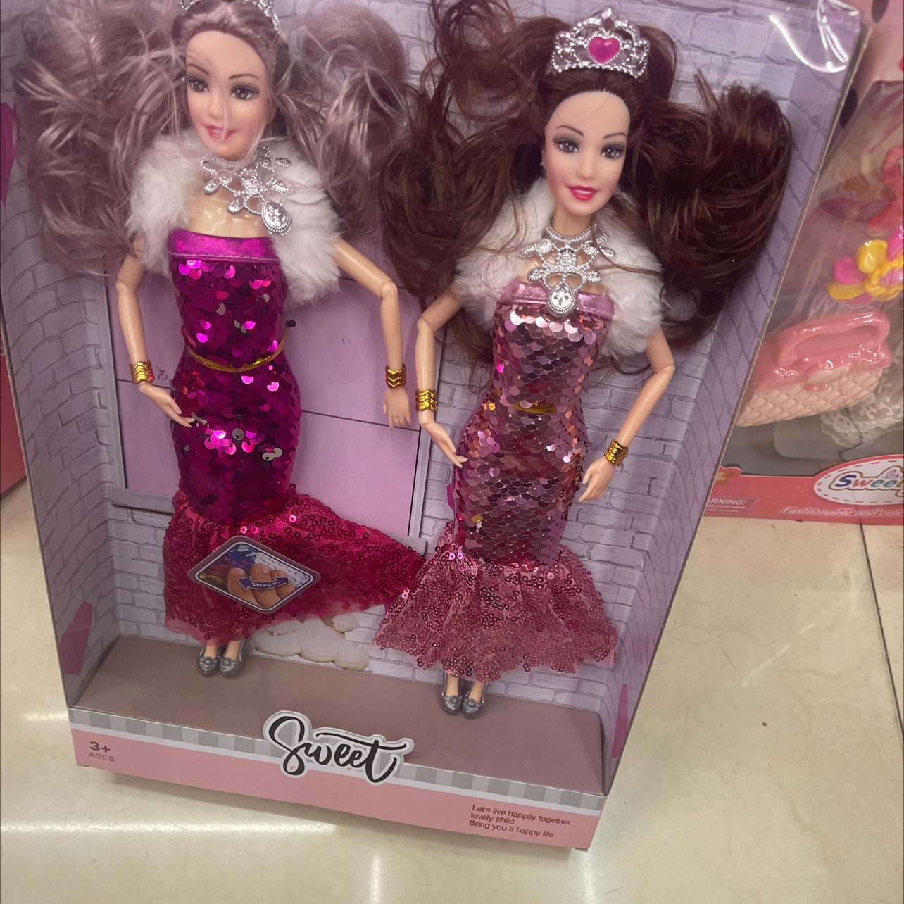 New doll set with accessories. The dolls are solid and the hair is randomly selected. Fashion dress, hand joints. The new style sells well. Specification image