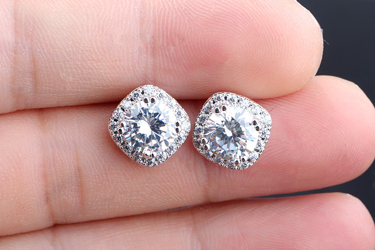 Korean style fashionable stud earrings, copper inlaid with eight hearts and eight arrows, AAA zircon earrings, classic jewelry factory direct sales, 925 silver needle Item Picture