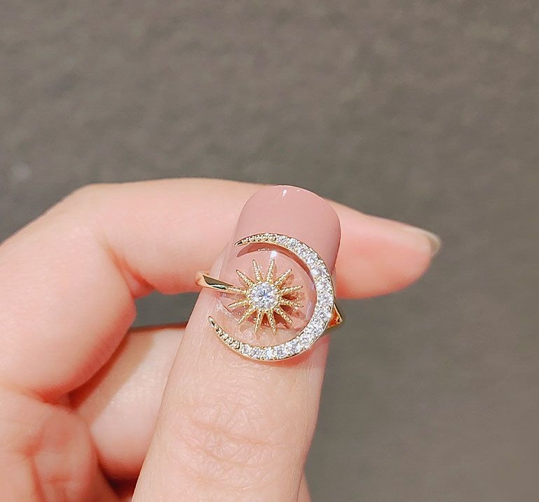 Summer moon ring, a niche design for women, a forest-themed fashionable index finger ring, a Japanese-style light luxury ring with a cold style that is popular among Internet celebrities detail image 4